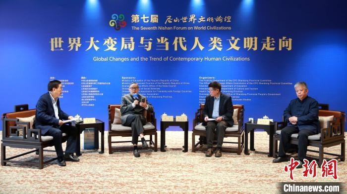 9月27日，第七屆尼山世界文明論壇首場(chǎng)高端對(duì)話舉行?！×籂?攝