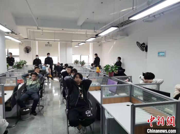 抓捕現(xiàn)場(chǎng)。　長(zhǎng)沙市公安局供圖