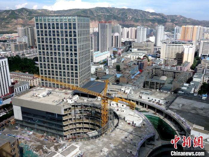 資料圖：城中區(qū)某商品住宅樓。 孫睿 攝