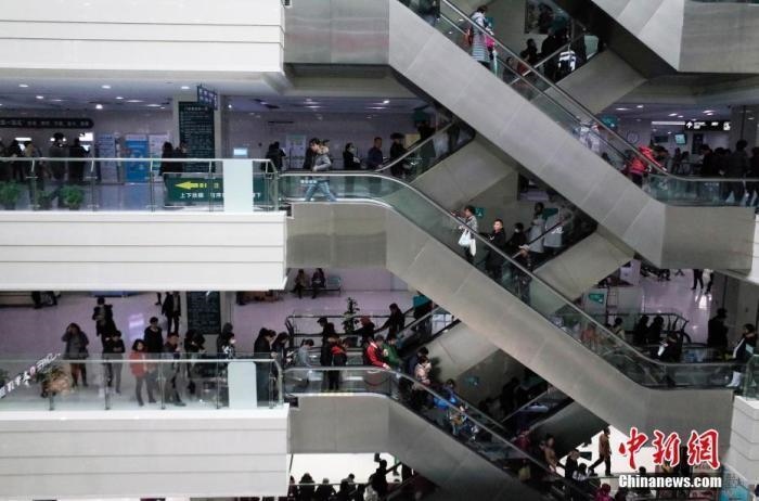 資料圖：某醫(yī)院門診樓。 <a target='_blank' href='/'>中新社</a>記者 殷立勤 攝
