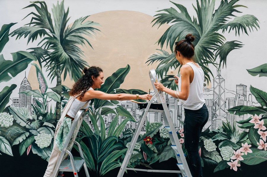 05. 藝術家梅慧欣、連佩汶與她們創(chuàng)作的壁畫作品.jpg