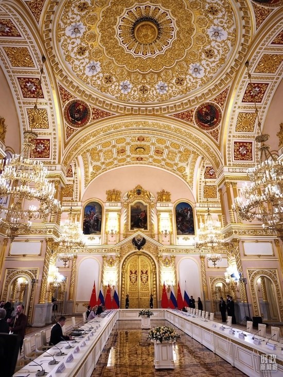 △習主席和普京總統(tǒng)舉行大范圍會談的會場。（總臺央廣記者潘毅拍攝）