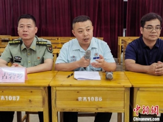 宣講員宣講。韋碩 攝