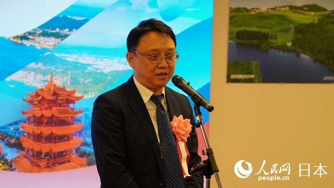 （圖片說明：東京中國文化中心主任羅玉泉致辭。人民網(wǎng)滕雪 攝）