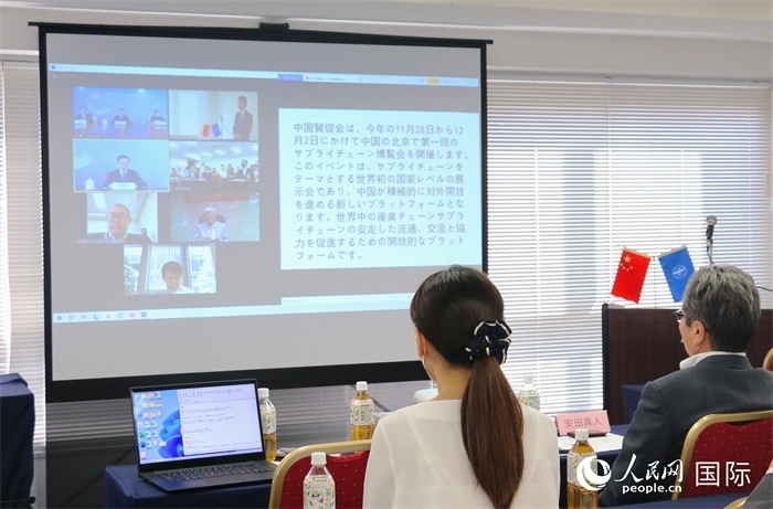 中國(guó)貿(mào)促會(huì)副會(huì)長(zhǎng)柯良棟視頻致辭。人民網(wǎng) 許可攝