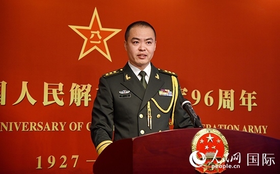 中國(guó)駐瑞典大使館李珂副武官致辭。人民網(wǎng)記者 殷淼攝