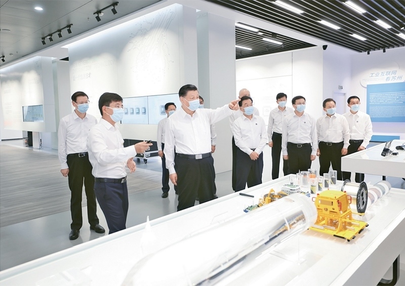 2023年7月5日至7日，中共中央總書記、國家主席、中央軍委主席習(xí)近平在江蘇考察。這是5日下午，習(xí)近平在蘇州工業(yè)園區(qū)考察。 新華社記者 鞠鵬/攝