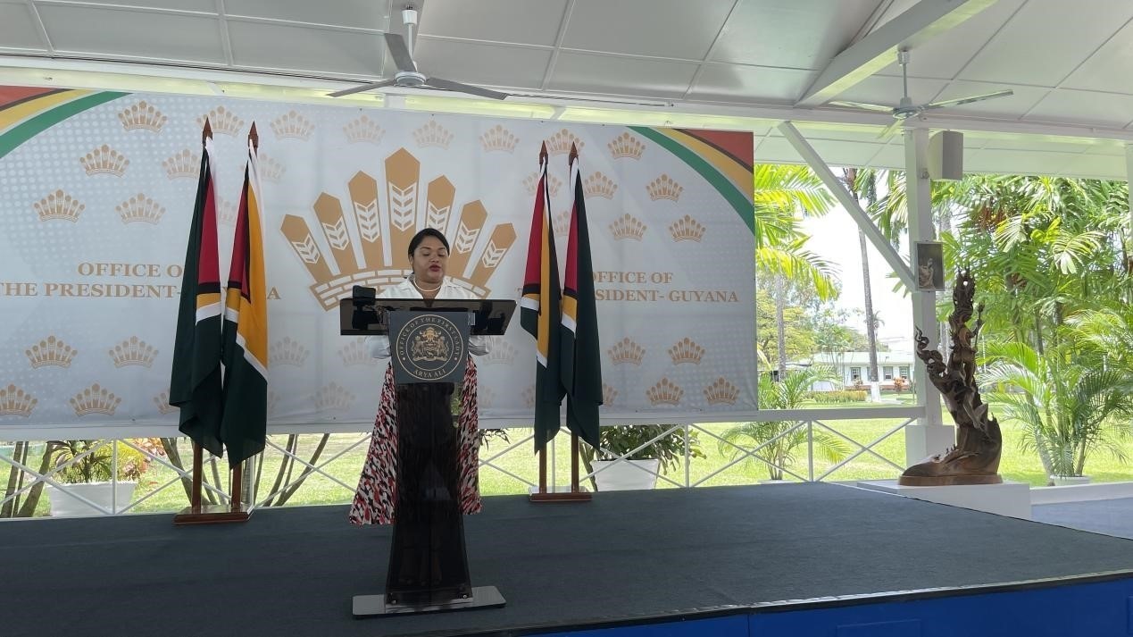 圭亞那第一夫人阿爾雅·阿里發(fā)表致辭。第18期援圭亞那醫(yī)療隊供圖