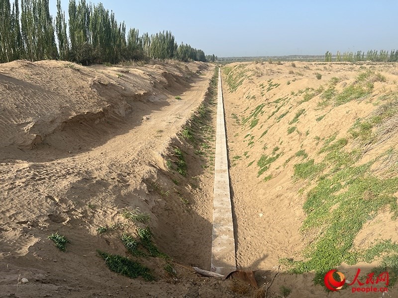 斗渠改造后，大大提高了輸水效率。人民網(wǎng)記者 常雪梅攝