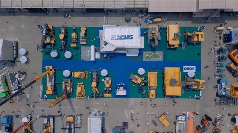 徐工集團3000㎡的展區(qū)。 石偉攝影