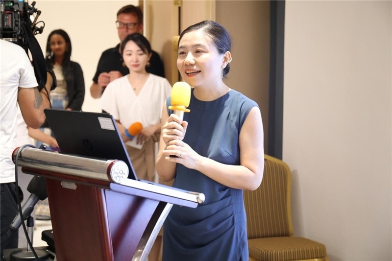 圖為吉布提孔子學(xué)院鄒燕舞院長為表彰儀式致辭。吉布提孔子學(xué)院供圖