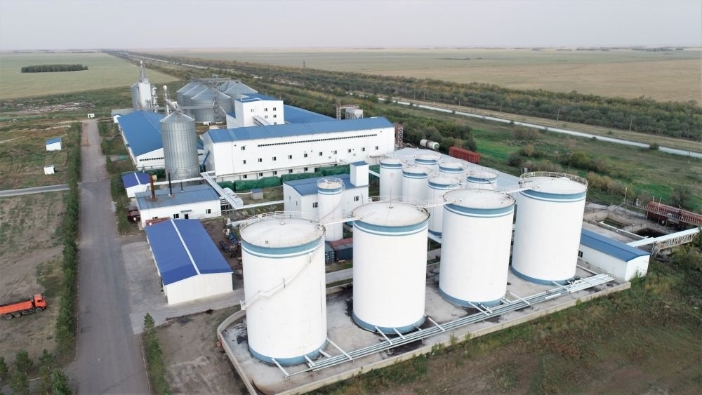 這是2022年9月2日在哈薩克斯坦北哈薩克斯坦州拍攝的愛菊農(nóng)產(chǎn)品物流加工園區(qū)（無人機(jī)照片）。新華社發(fā)（奧斯帕諾夫攝）