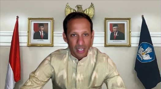 印尼教育、文化、研究和技術(shù)部部長納迪姆·馬卡里姆發(fā)表視頻致辭（清華大學(xué)東南亞中心供圖）