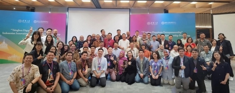 學(xué)員合影。清華大學(xué)東南亞中心供圖