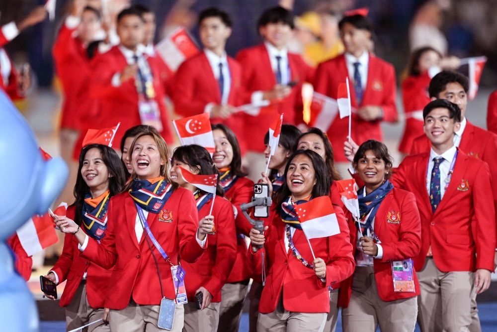 新加坡代表團(tuán)在開幕式上入場。
