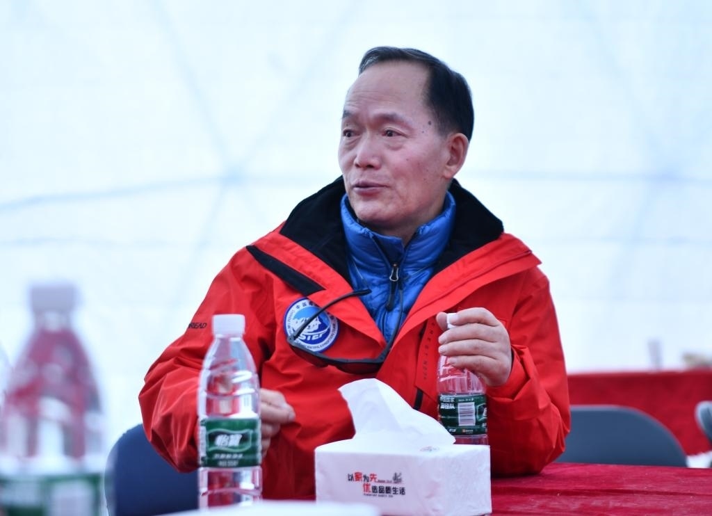 中國科學院院士、第二次青藏科考隊隊長姚檀棟在卓奧友峰登山大本營（9月29日攝）。新華社記者晉美多吉 攝