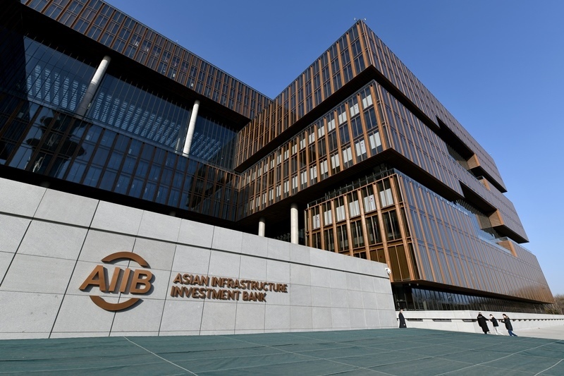 這是位于北京朝陽(yáng)區(qū)的亞洲基礎(chǔ)設(shè)施投資銀行總部大樓。