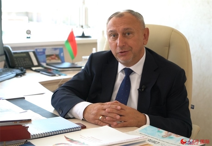 中白工業(yè)園管委會主任亞歷山大·亞羅申科接受人民網(wǎng)記者采訪。人民網(wǎng) 皇甫萬里攝