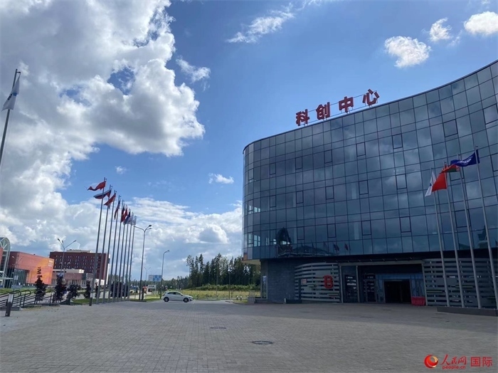 中白科技成果產(chǎn)業(yè)化創(chuàng)新中心大樓。人民網(wǎng)記者 王震攝