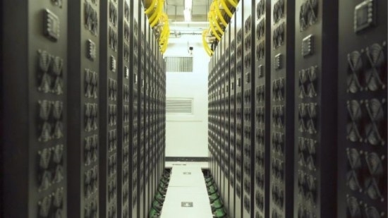 貴安超算中心內(nèi)的機(jī)房。人民網(wǎng) 陽茜攝