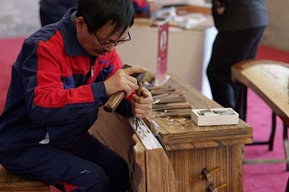 蘭考古箏制作展示。中央音樂學院供圖