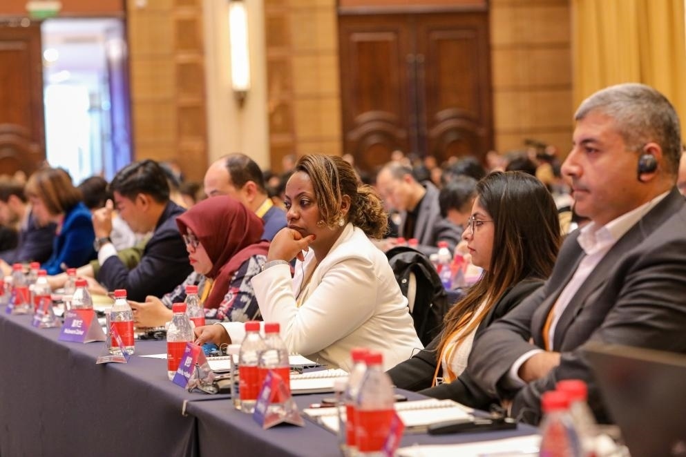 11月24日，論壇嘉賓在聆聽(tīng)演講。新華社記者 辛夢(mèng)晨 攝