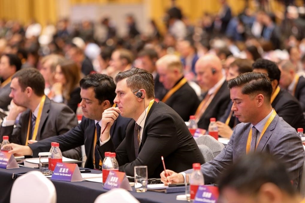 11月24日，論壇嘉賓在聆聽(tīng)演講。新華社記者 辛夢(mèng)晨 攝