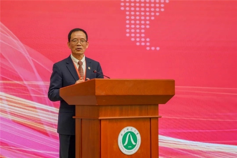 國務(wù)院學(xué)位委員會區(qū)域國別學(xué)學(xué)科評議組秘書長、浙江師范大學(xué)非洲研究院（非洲區(qū)域國別學(xué)院）院長劉鴻武致辭。主辦方供圖