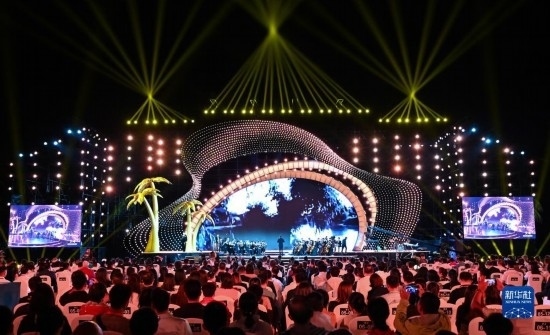 12月16日拍攝的第五屆海南島國際電影節(jié)開幕式現(xiàn)場。