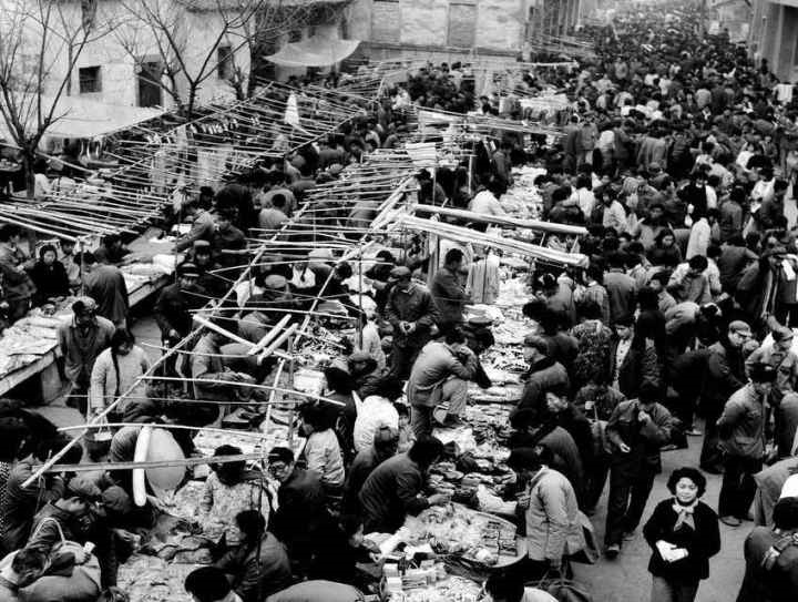 1982年，義烏湖清門馬路市場場景。拍友 金福根 攝