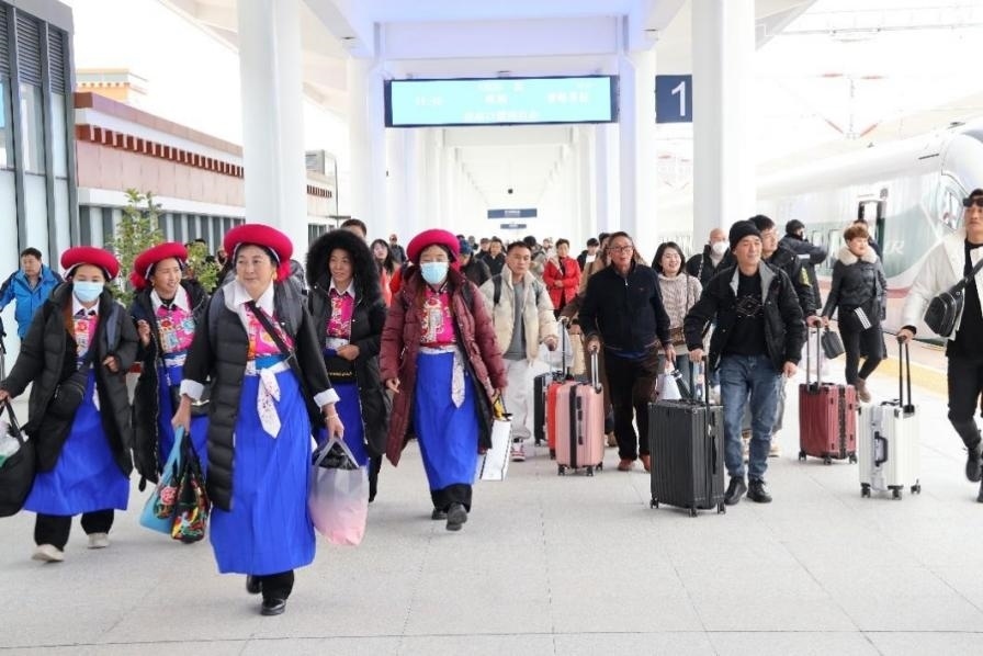 麗香鐵路開(kāi)通滿月，累計(jì)發(fā)送旅客超18萬(wàn)人次。受訪方供圖