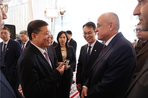 李永明同埃及住房部副部長(zhǎng)會(huì)談交流。主辦方供圖