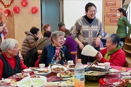 活動(dòng)準(zhǔn)備了抽獎(jiǎng)環(huán)節(jié)。人民網(wǎng)記者 葉賓得攝