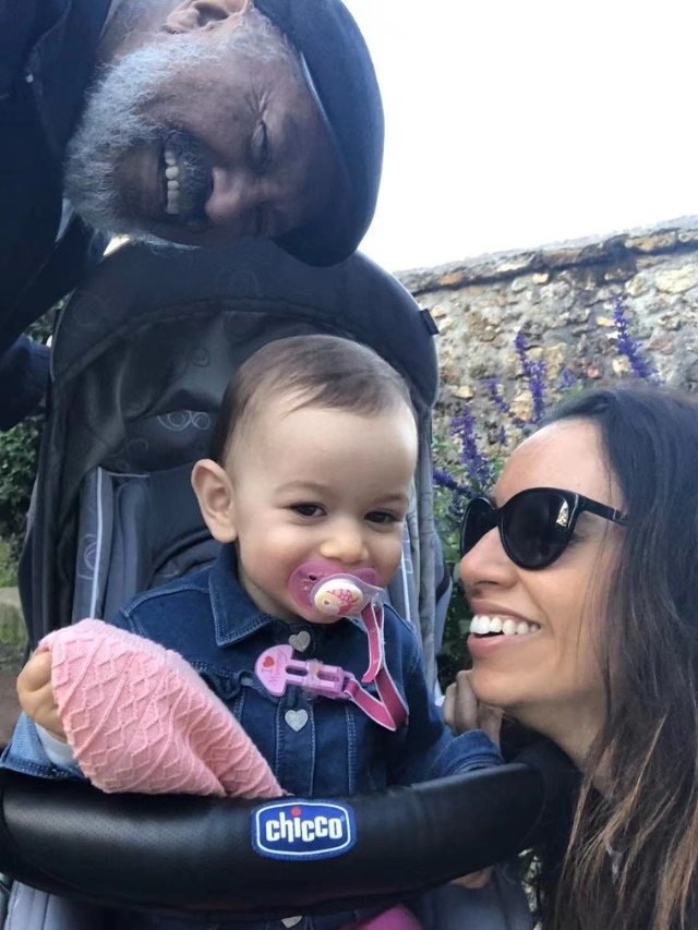 丹尼爾和家人在北京。圖片由受訪者提供