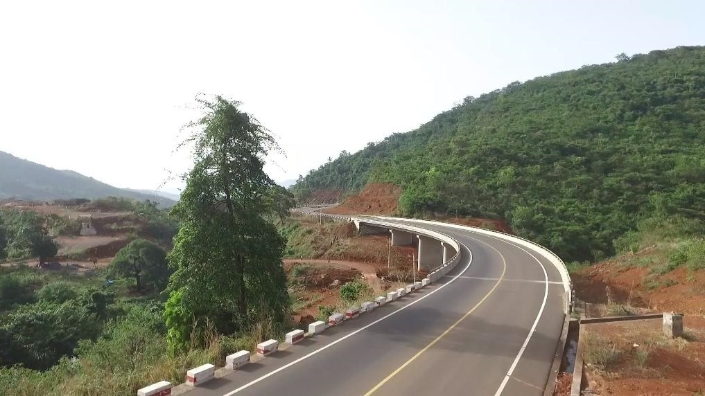 中塞友誼公路。