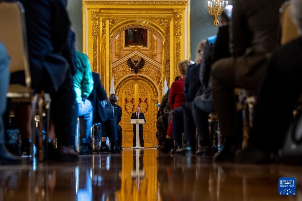 3月20日，俄羅斯總統(tǒng)普京在莫斯科克里姆林宮與其競(jìng)選團(tuán)隊(duì)代表舉行見(jiàn)面會(huì)。新華社記者 曹陽(yáng) 攝