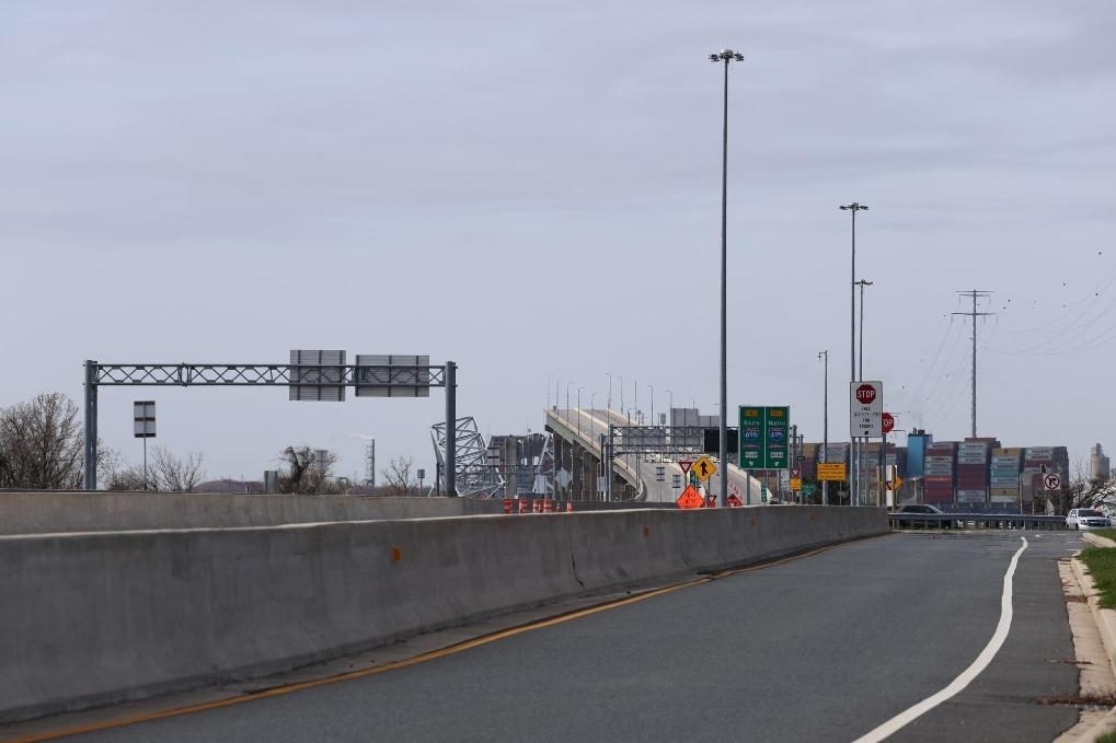 這是3月26日在美國(guó)馬里蘭州巴爾的摩拍攝的坍塌的大橋。新華社記者胡友松攝