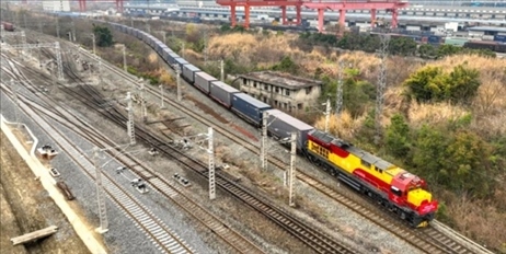 全國(guó)鐵路實(shí)行新的貨物列車(chē)運(yùn)行圖。國(guó)鐵集團(tuán)供圖