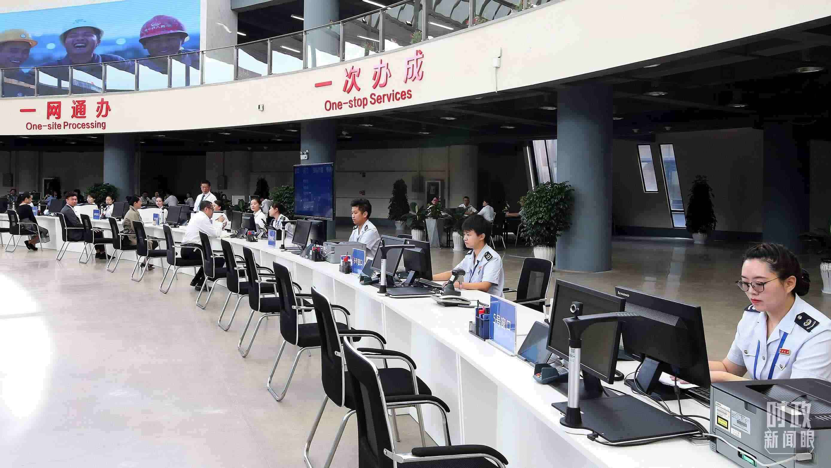 △中國（云南）自由貿易試驗區(qū)昆明片區(qū)綜合服務中心。（圖/視覺中國）