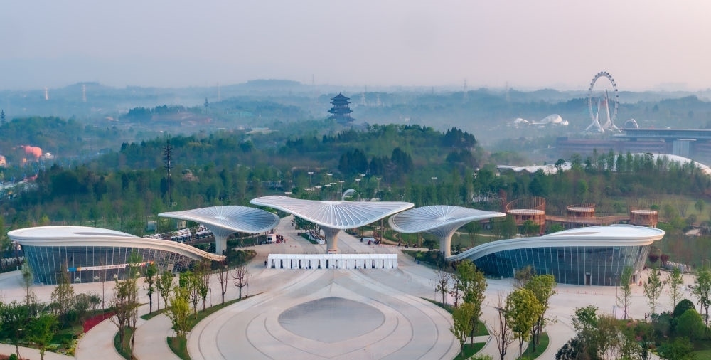 這是成都世園會主會場入口（無人機照片，2024年4月14日攝）。新華社記者 江宏景 攝
