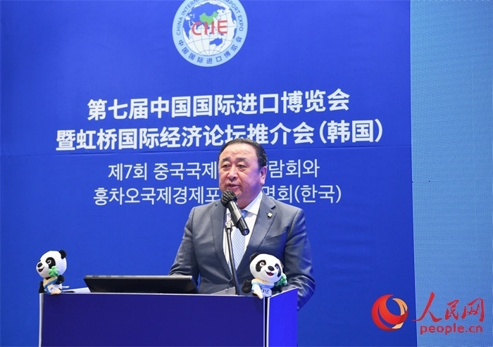 中國國際進口博覽局黨委書記、副局長孫成海致辭。 人民網(wǎng) 程安康攝