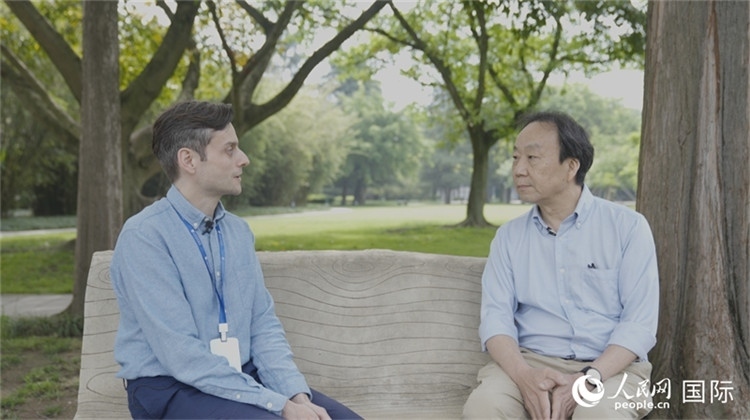 三星堆博物館館長雷雨接受人民網(wǎng)采訪。人民網(wǎng)記者 張榮攝