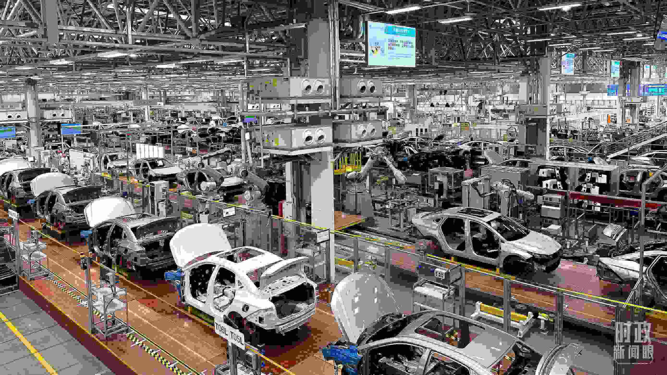 廣州廣汽埃安總裝車(chē)間智能生產(chǎn)線。2023年4月，習(xí)近平曾到這里考察。（總臺(tái)央視記者趙化拍攝）