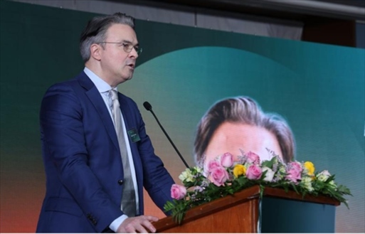 沙特電信Center 3首席戰(zhàn)略官拉斐爾·朱安致辭。中國聯(lián)通沙特公司供圖