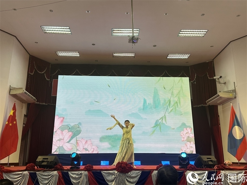 圖片：老撾選手參加第二十三屆漢語橋世界大學(xué)生中文比賽老撾賽區(qū)決賽。孫廣勇攝