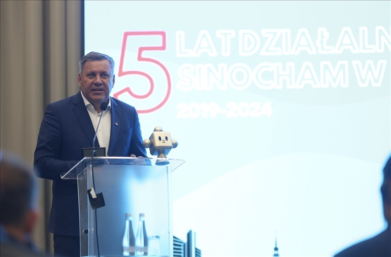 波蘭前副總理比霍琴斯基致辭。