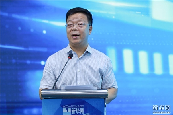 新華網(wǎng)黨委常委、董事、副總裁劉加文致辭