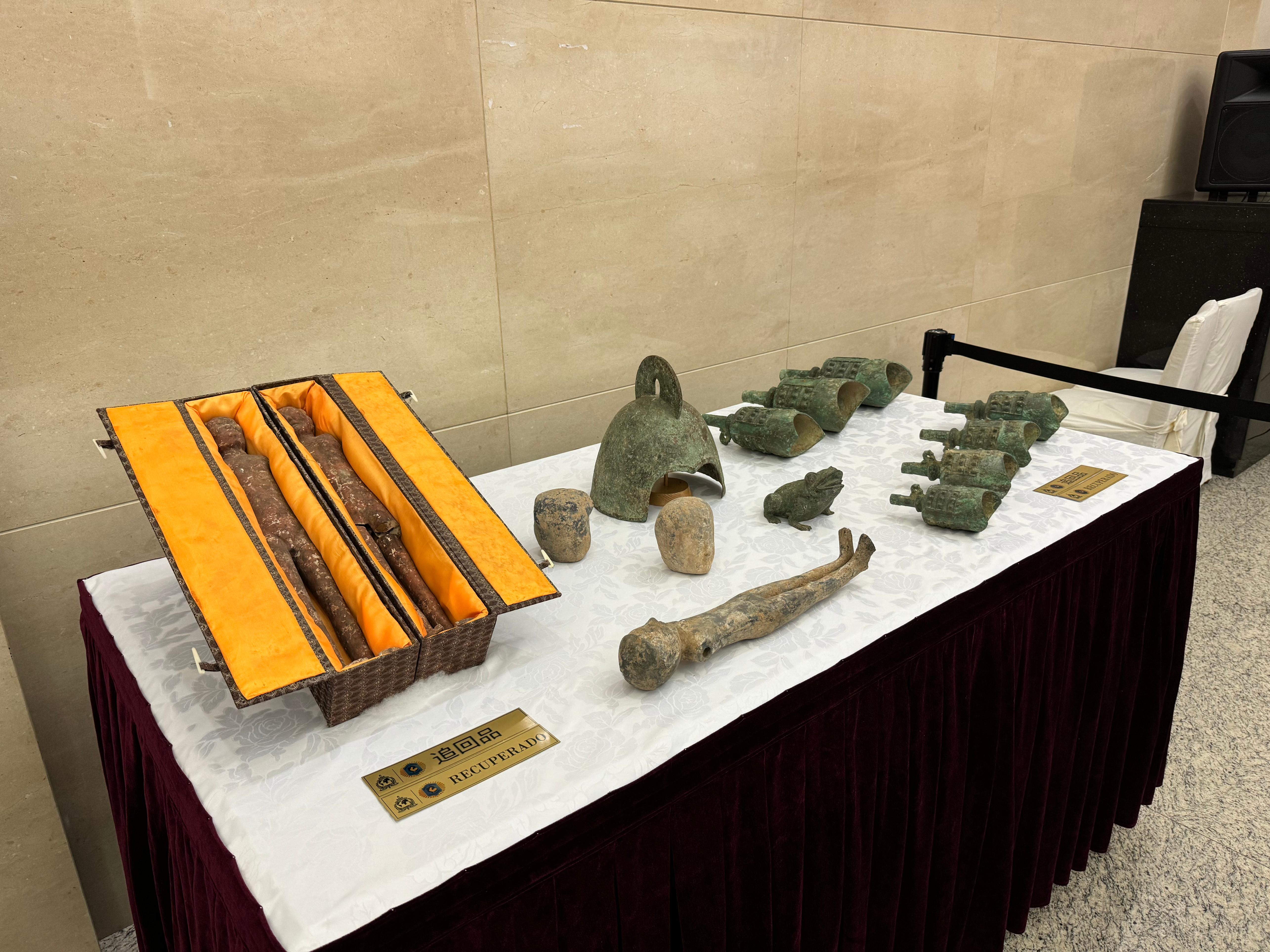 阿根廷返還的14件文物藝術品。國家文物局供圖