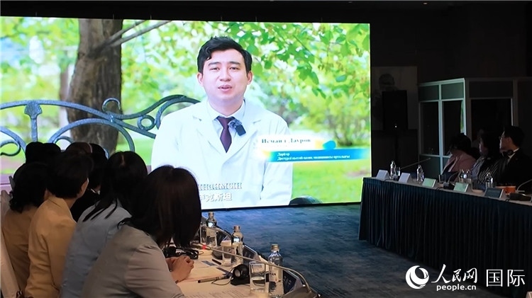 人民網(wǎng)《共贏》紀(jì)錄片發(fā)布儀式在阿斯塔納舉行。人民網(wǎng)記者盛楚宜 攝