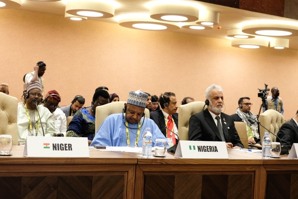 1月20日，與會代表出席在烏干達(dá)首都坎帕拉舉行的不結(jié)盟運(yùn)動第19次峰會閉幕式。新華社發(fā)（阿佳拉·納瓦達(dá)攝）